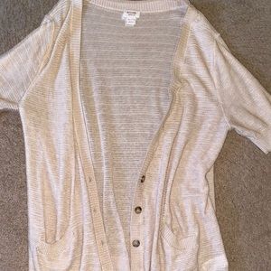 Cream colored shortsleeved cardigan
